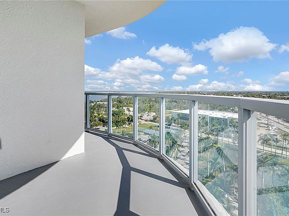 3rd image of 3000 Oasis Grand Blvd APT 1401