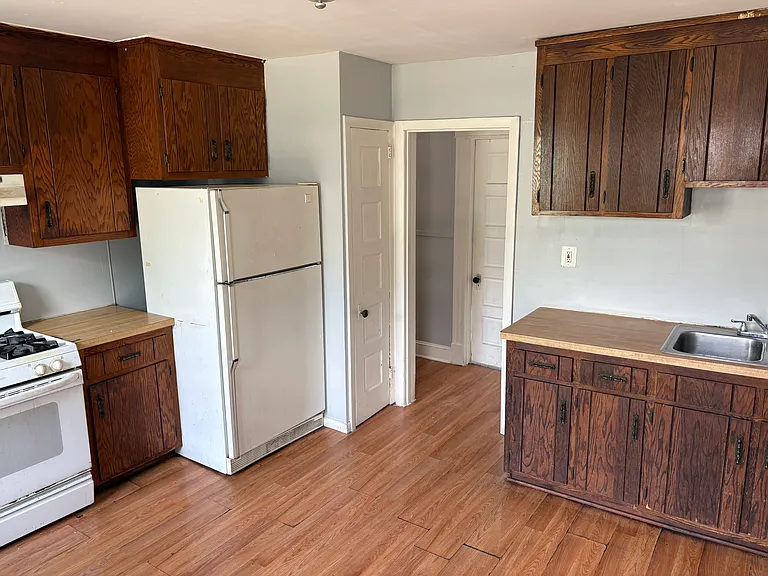 45 Divinity St #2 — Photo 2