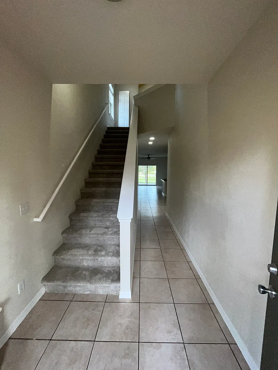 Building Photo - 372 E Golf Pl #A