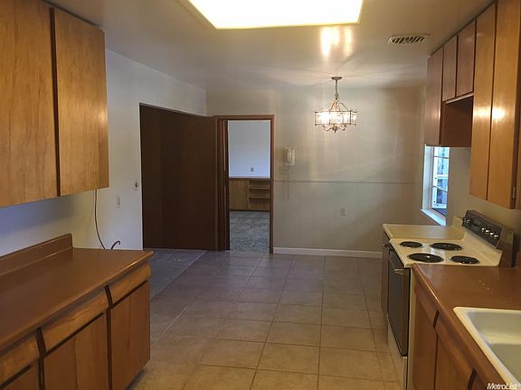 5th image of 1941 Deerwood St