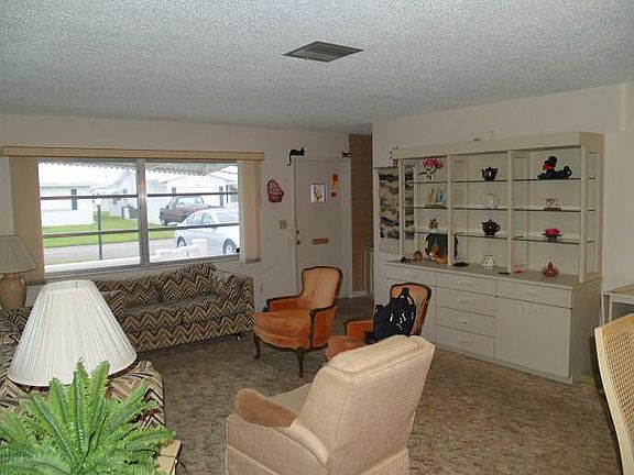 3rd image of 2394 SW 14th Ave