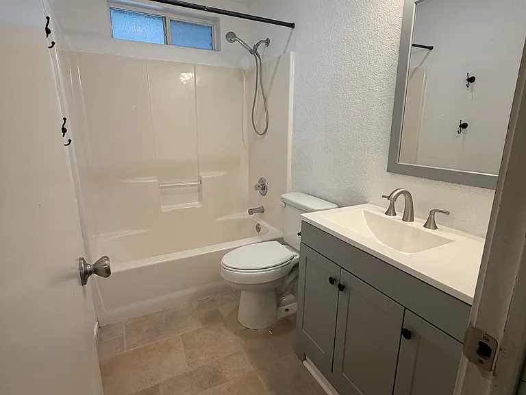 3505 Lakecrest Dr — Photo 22