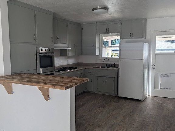 5th image of 4727 67th St