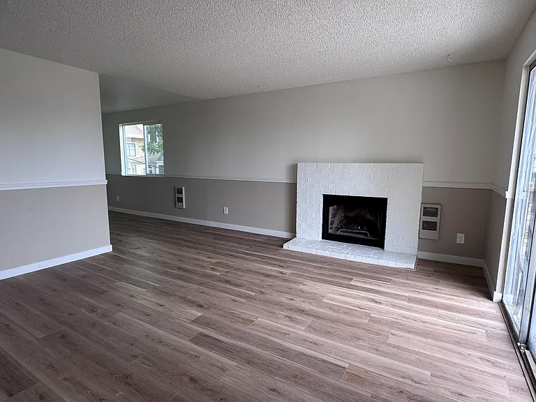 3015-3021 SE 6th Ave #4 — Photo 2