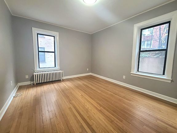 5th image of 214 Berkley Ave #110