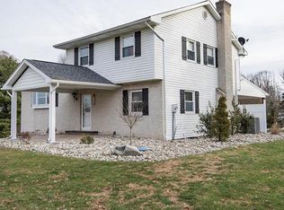 242 Treeline Dr, Pen Argyl, PA 18072