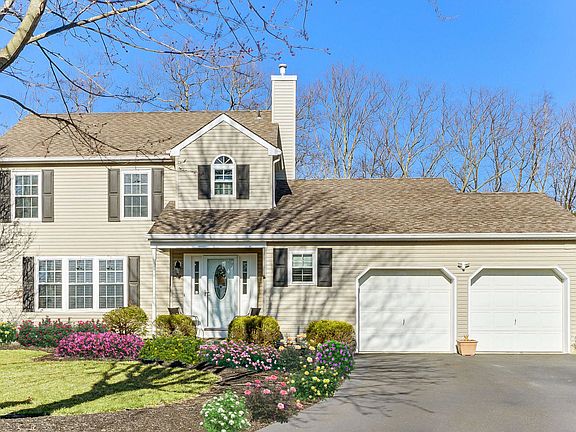 2nd image of 1308 Beauchamps Pl