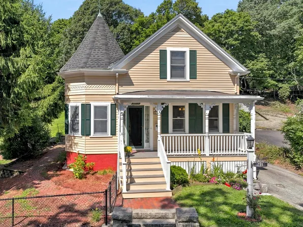 61 Myrtle Ave, Wakefield, MA 01880