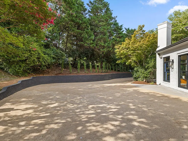 1103 Centennial Dr — Photo 17