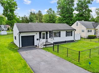 421 Elmhaven Dr, Vestal, NY 13850