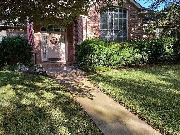 2nd image of 5104 Waterford Dr