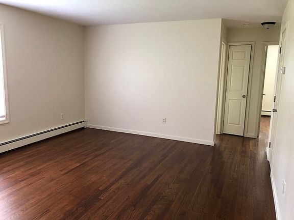 3rd image of 111 Essex St #3