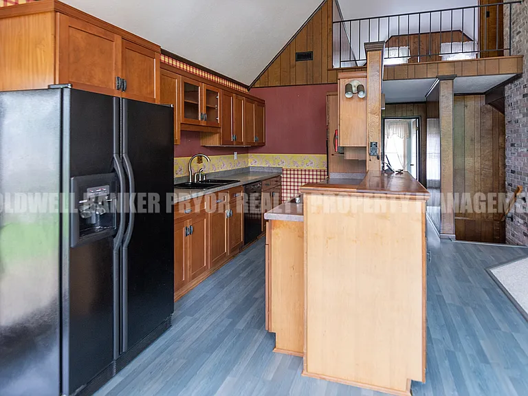 165 Lakeshore Ct — Photo 20