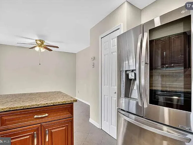 7427 Salford Ct — Photo 17