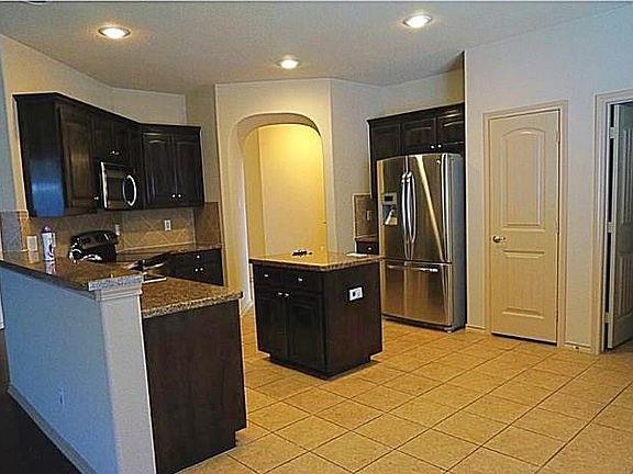 2nd image of 4516 Lacewood Dr
