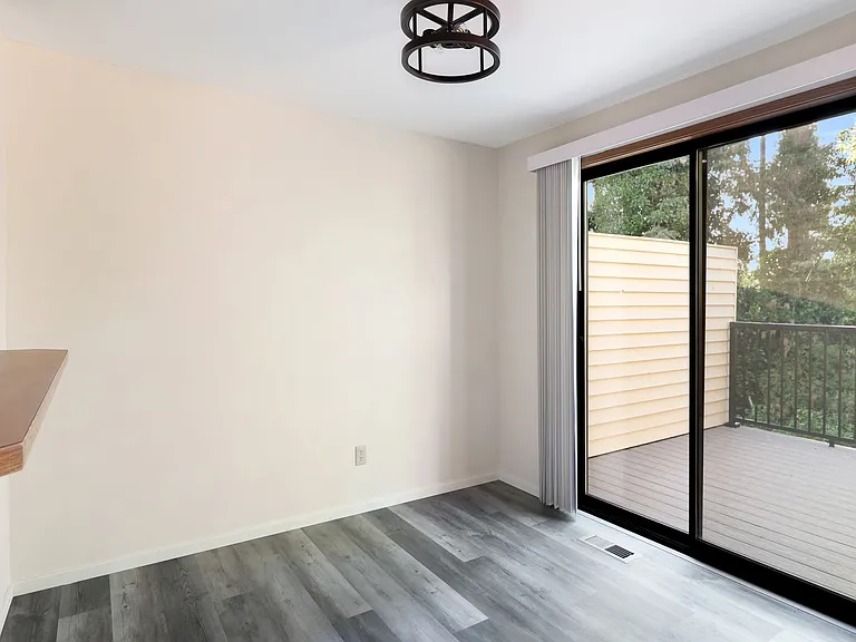 1025 SW Kaleeton Loop #2 — Photo 4
