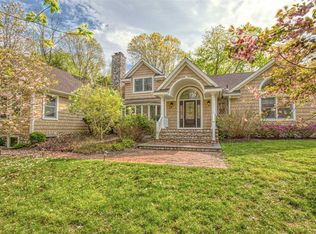 5 Pheasant Cir, Huntington, NY 11743