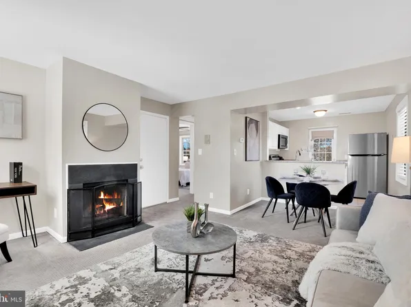 1409 E Abingdon Dr APT 4, Alexandria, VA 22314