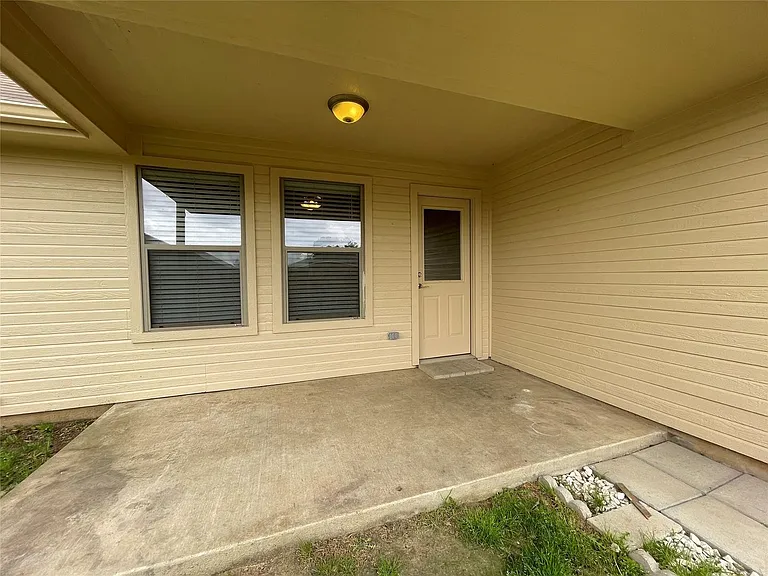 705 Rambling Ct — Photo 13