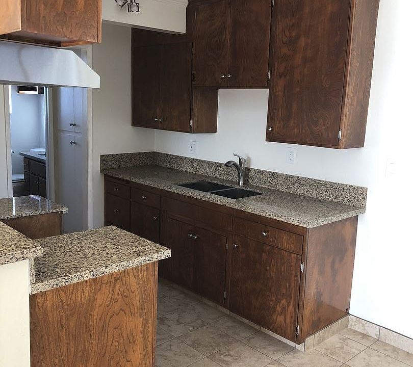 1st image of 621 N Market St APT 21