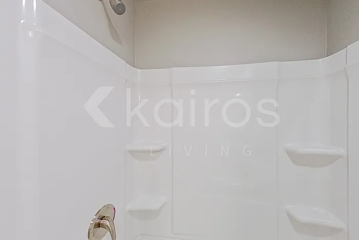 13724 Willowmore Dr — Photo 11