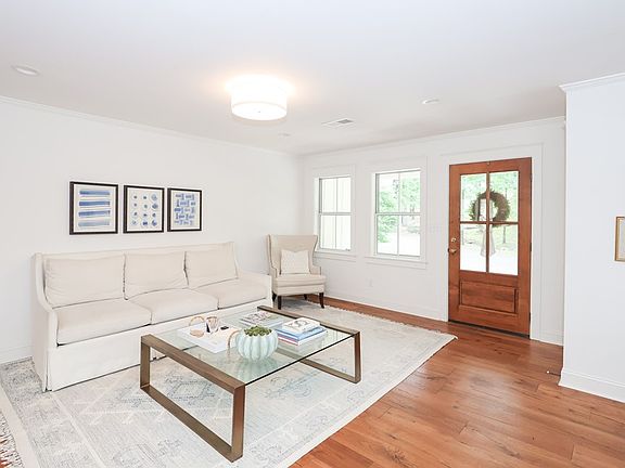 2nd image of 301 Cullen Rd