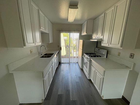 5th image of 975 S Mollison Ave #K