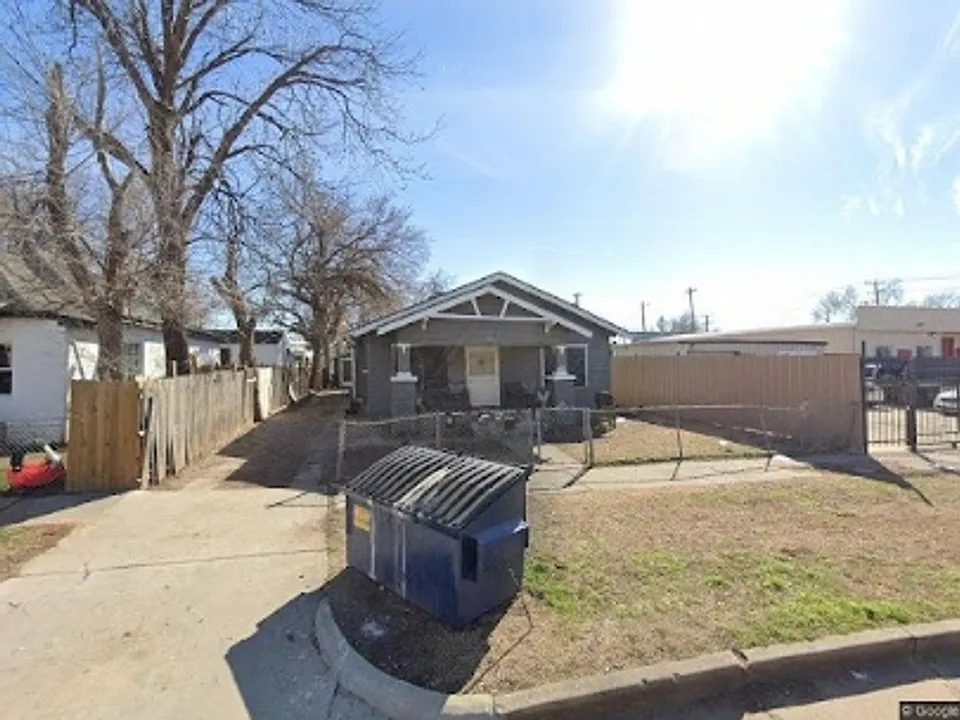 1732 NW 2nd St