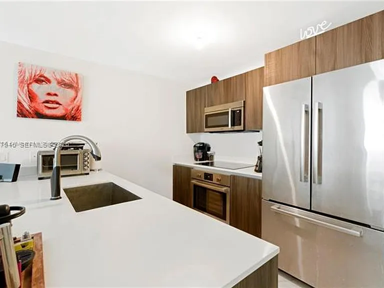 488 NE 18th St #2307 — Photo 7