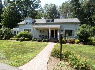 9705 Smith Rd, Waite Hill, OH 44094