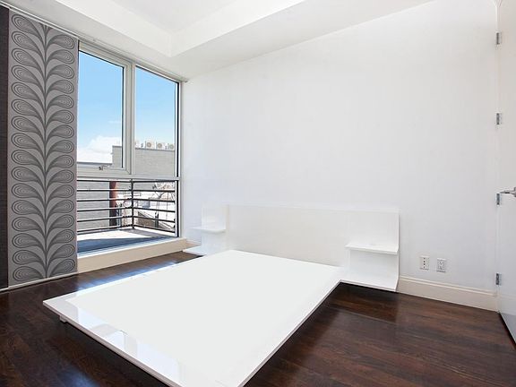 4th image of 655 Washington Ave APT 5A