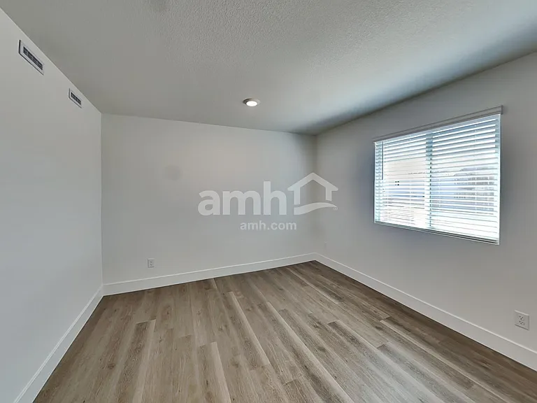 8401 Flagpole Loop Ave — Photo 16