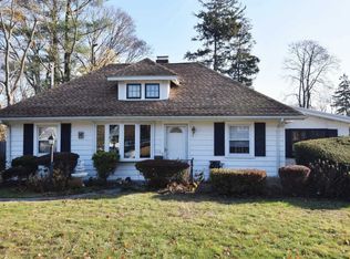 1335 N Windsor Ave, Bay Shore, NY 11706
