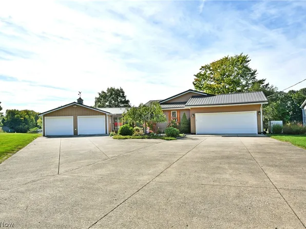 1460 Lake Vue Dr, Rome, OH 44085