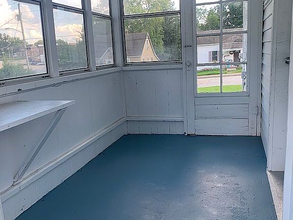 3rd image of 238 W North St