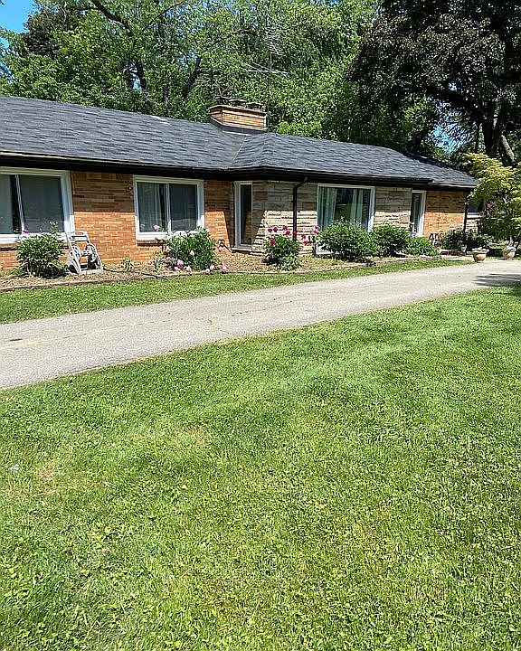 2nd image of 88 Marlborough Dr