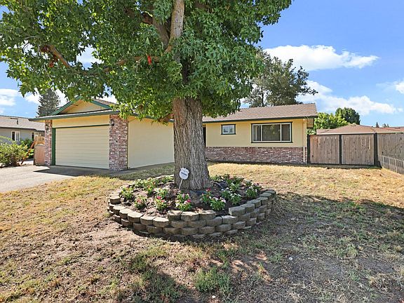 4th image of 2426 Modoc Way