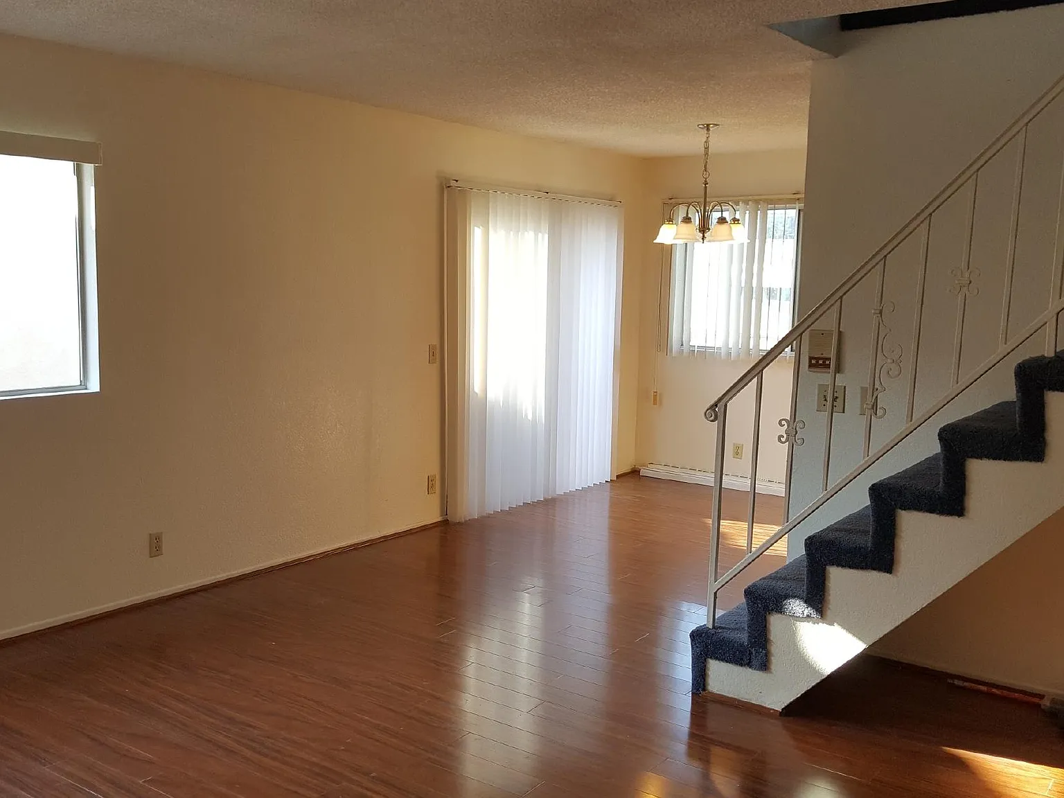 2 bed, 1300 sqft, $2,125 — Photo 2