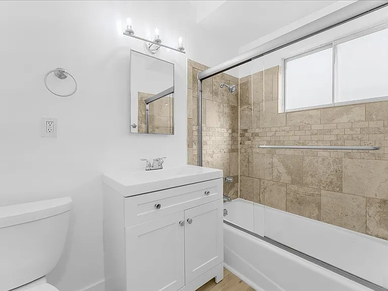 12250 Grevillea Ave #B — Photo 7