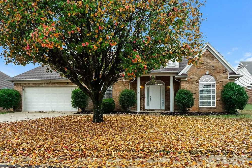 4 bed, 2.0 bath, 2150 sqft, $2,225 — Photo 1