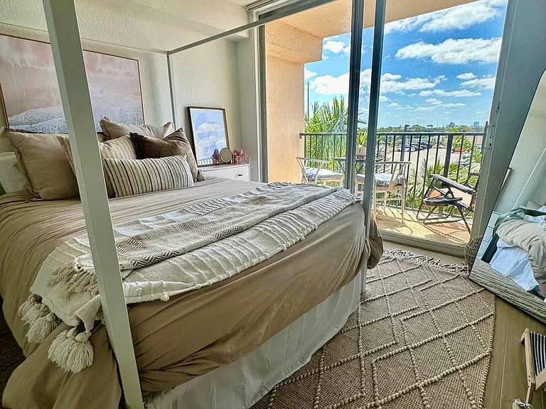 1801 N Flagler Dr #718 — Photo 10