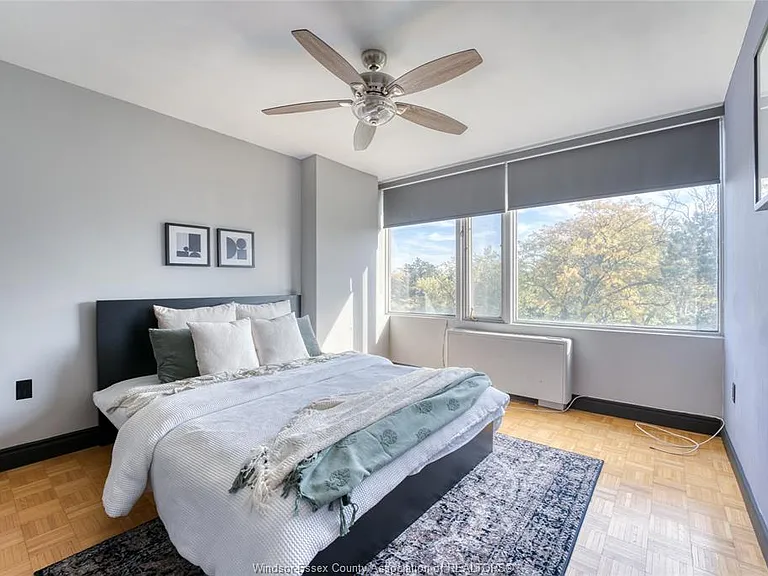 2144 Pelissier St #402 — Photo 18