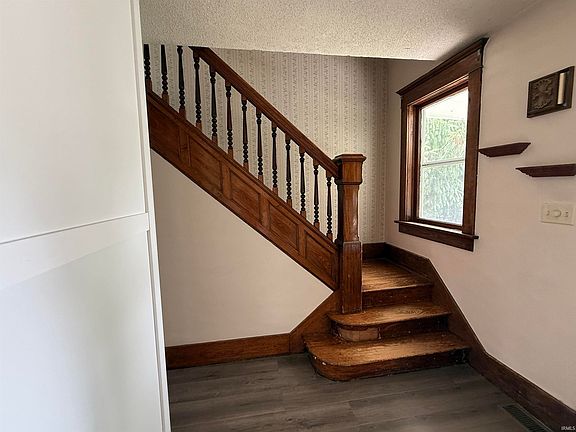 4th image of 809 N 5th St