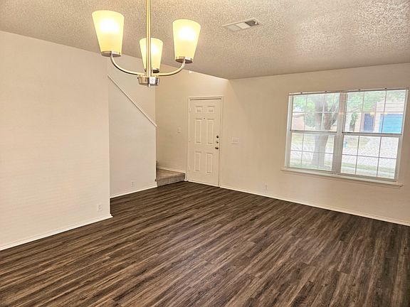3rd image of 1217 Cheyenne Ct