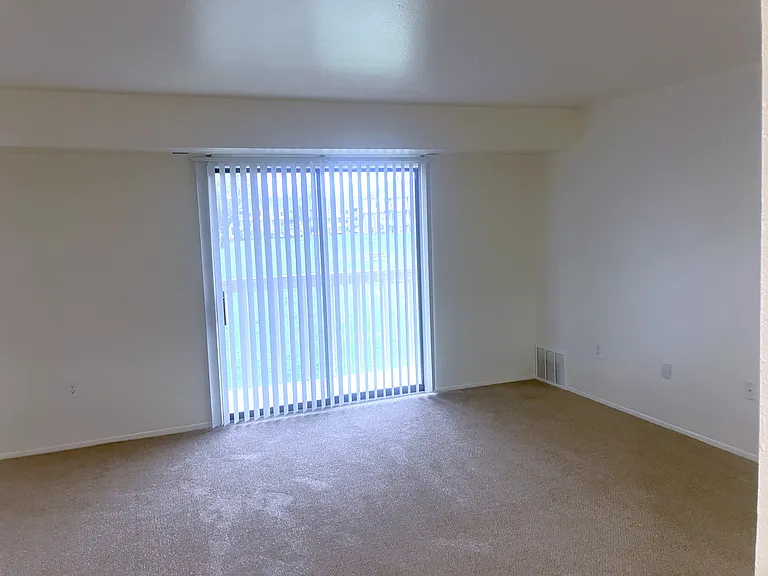 Windsor Place Apartments — Photo 72
