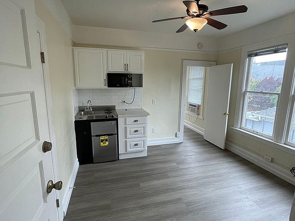 4th image of 405 Kipling St APT 6