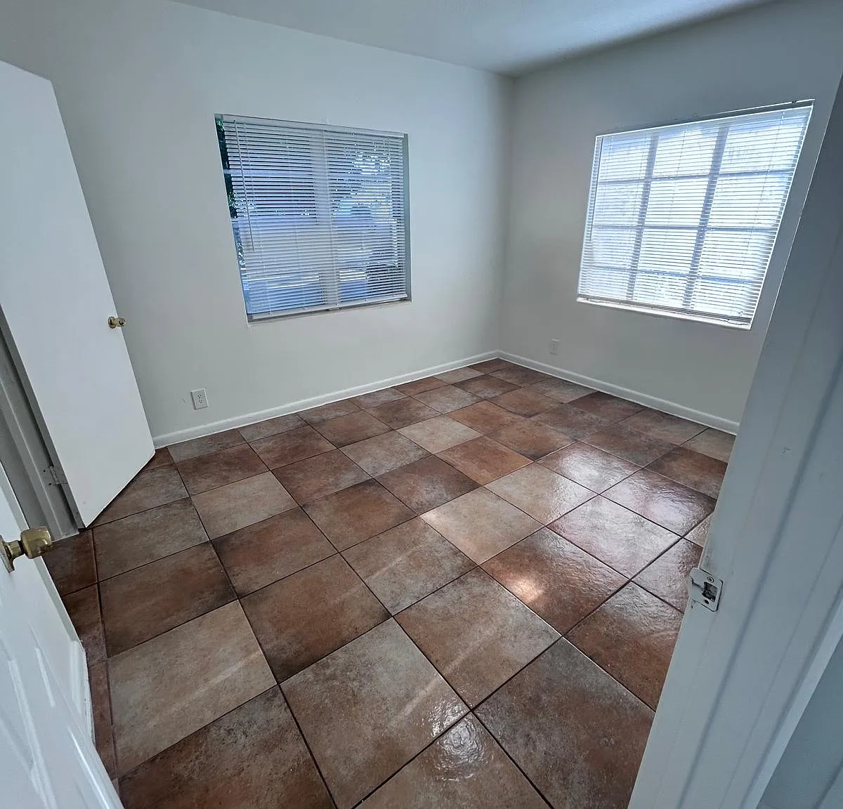 2 bed, 1187 sqft, $2,200 — Photo 4