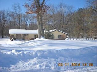 1900 Haven Glen Dr, White Lake, MI 48383