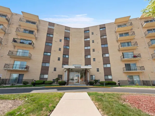 18400 Cherry Creek Dr APT 109, Homewood, IL 60430