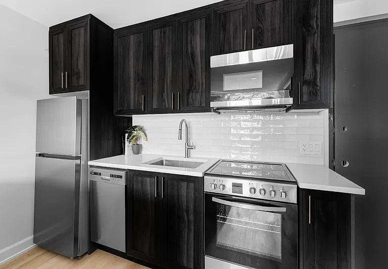 658 Somerset St W #101 — Photo 21